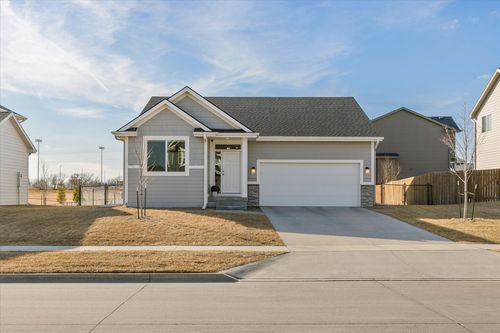 2640 Se Bluestem Dr, Waukee, IA, 50263-6807 | Card Image
