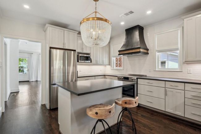 2140 Fairhaven Cir Ne, House other with 3 bedrooms, 2 bathrooms and 2 parking in Atlanta GA | Image 10