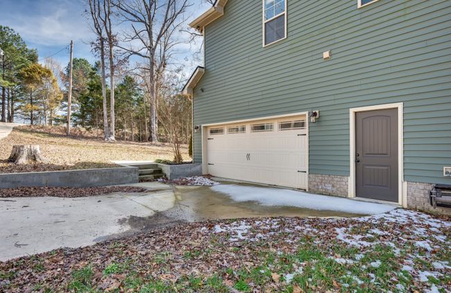 Garage door area | Image 79