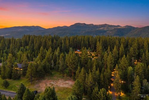 13772 Clear View Rd, Mccall, ID, 83638-5321 | Card Image