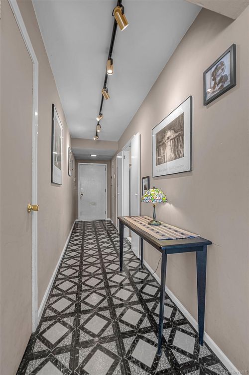 48 Lawrence St, Spring Valley, NY, 10977-5038 | Card Image