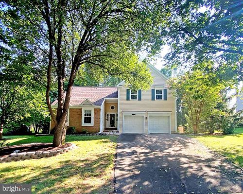 6454 Woodmere Pl, CENTREVILLE, VA, 20120-3931 | Card Image