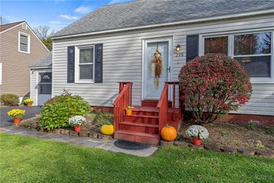 228 Edgewood Place, House other with 3 bedrooms, 2 bathrooms and null parking in Manlius NY | Image 3