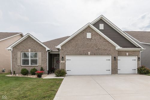 7231 Wooden Grange Dr, Indianapolis, IN, 46259-1648 | Card Image