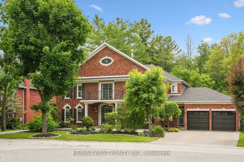 81 Woodview Dr, Pickering, ON, L1V1L1 | Card Image