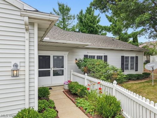2089 Stillwood Ln, Akron, OH, 44313-8137 | Card Image
