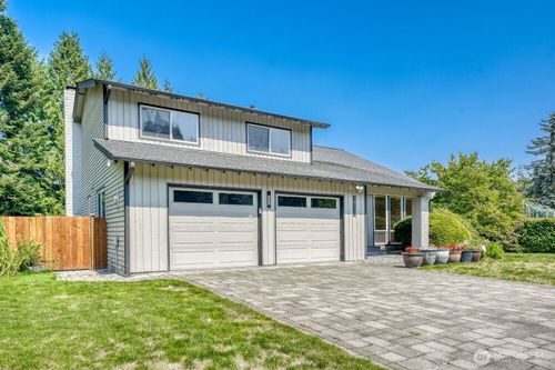 19130 Se 47th Pl, Issaquah, WA, 98027-9315 | Card Image