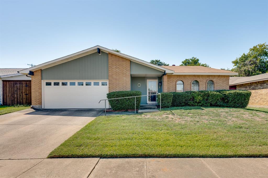 Forestview Dr, Arlington, TX 76016