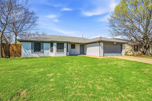416 Colonial Pl, Everman, TX, 76140-4624 | Card Image