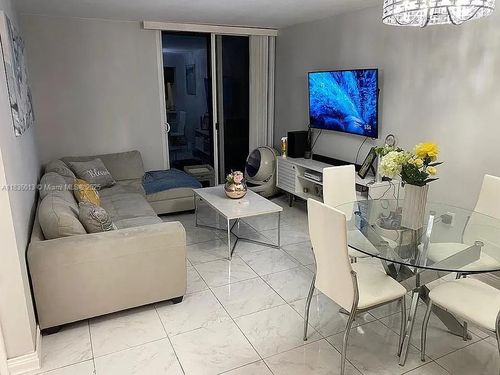 apt-707-800 N Miami Ave, Miami, FL, 33136-3519 | Card Image