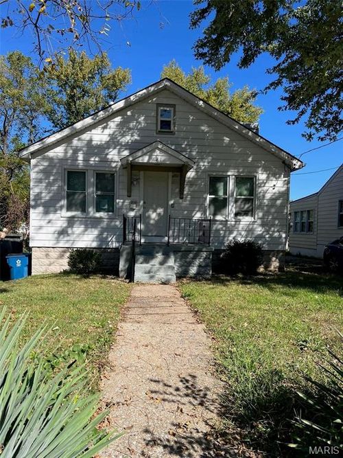 831 Abston Ave, Saint Louis, MO, 63135-1815 | Card Image