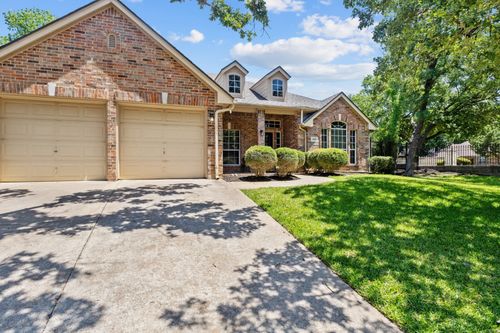 6315 Fannin Dr, Arlington, TX, 76001-5658 | Card Image
