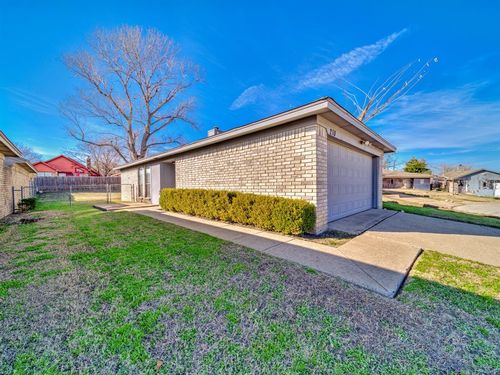 210 Lone Pine, Fort Worth, TX, 76108 | Card Image