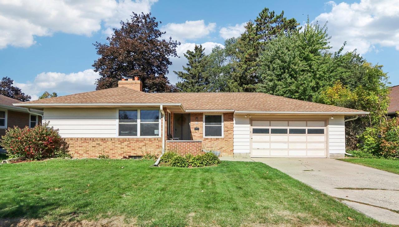 Lewis St, Columbus, WI 53925