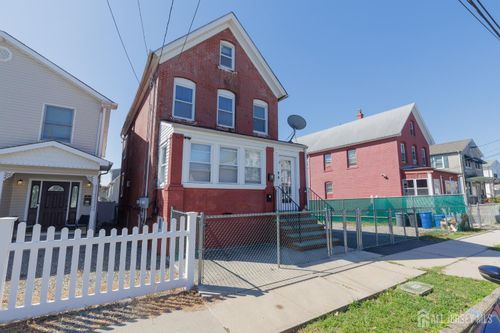 28 Union St, Carteret, NJ, 07008-3324 | Card Image