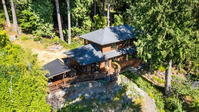 949 Windjammer Rd, House other with 4 bedrooms, 2 bathrooms and null parking in Bowen Island BC | Image 2