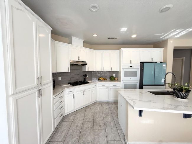 737 Blausanne Ln, House other with 6 bedrooms, 4 bathrooms and null parking in Manteca CA | Image 11