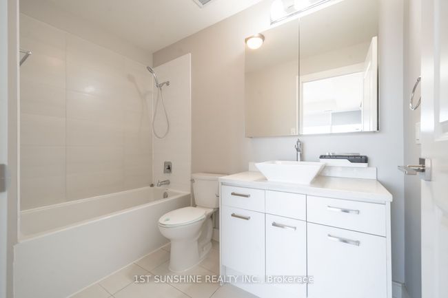 PH3 - 150 Main St W, Condo with 2 bedrooms, 2 bathrooms and null parking in Hamilton ON | Image 7