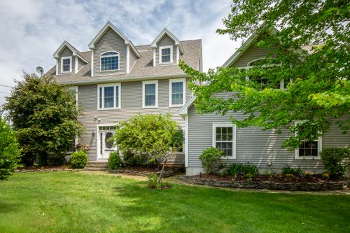 37 Constitution Ave, Hampden, ME, 04444-1332 | Card Image