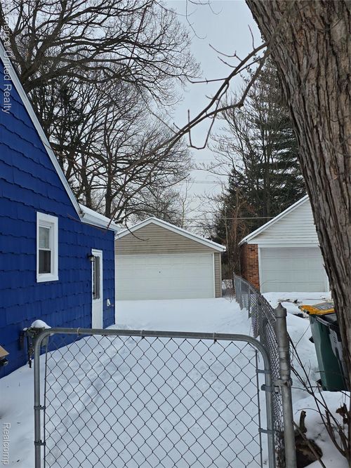 21541 Collingham Ave, Farmington Hills, MI, 48336-5701 | Card Image