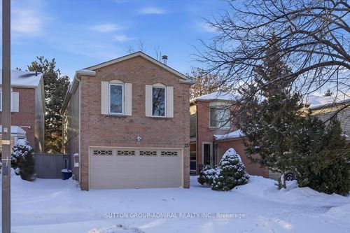 137 Chelwood Dr, Thornhill, ON, L4J7C6 | Card Image