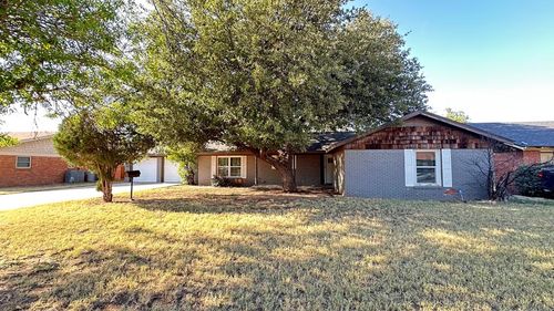 3204 W Golf Course Rd, Midland, TX, 79701-2917 | Card Image