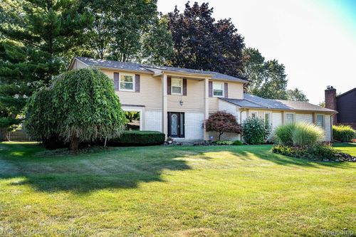 30628 Club House Ln, Farmington Hills, MI, 48334-1119 | Card Image