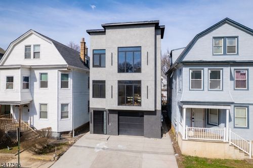 31 Grace St, Irvington, NJ, 07111-3506 | Card Image