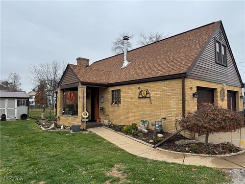 123 Church Ave Se, New Philadelphia, OH, 44663-2326 | Card Image