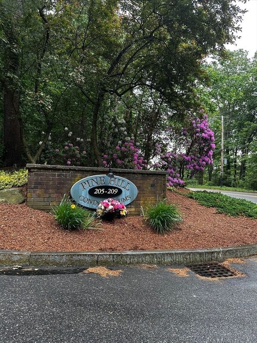 apt-b9-205 Great Rd, Acton, MA, 01720-5716 | Card Image