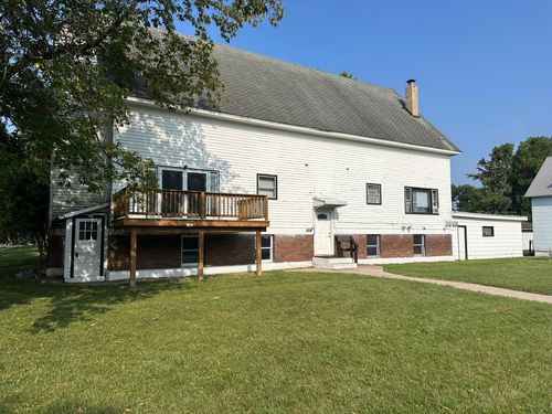 516 7th Ave, International Falls, MN, 56649-2412 | Card Image