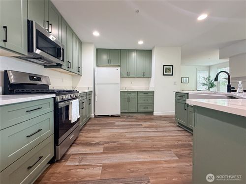 124-12208 Ne 24th St, Bellevue, WA, 98005-1581 | Card Image