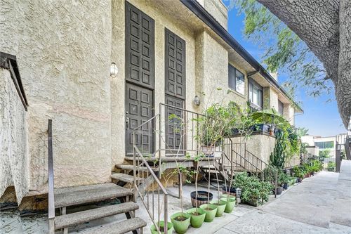 31-8750 Kester, Panorama City, CA, 91402 | Card Image