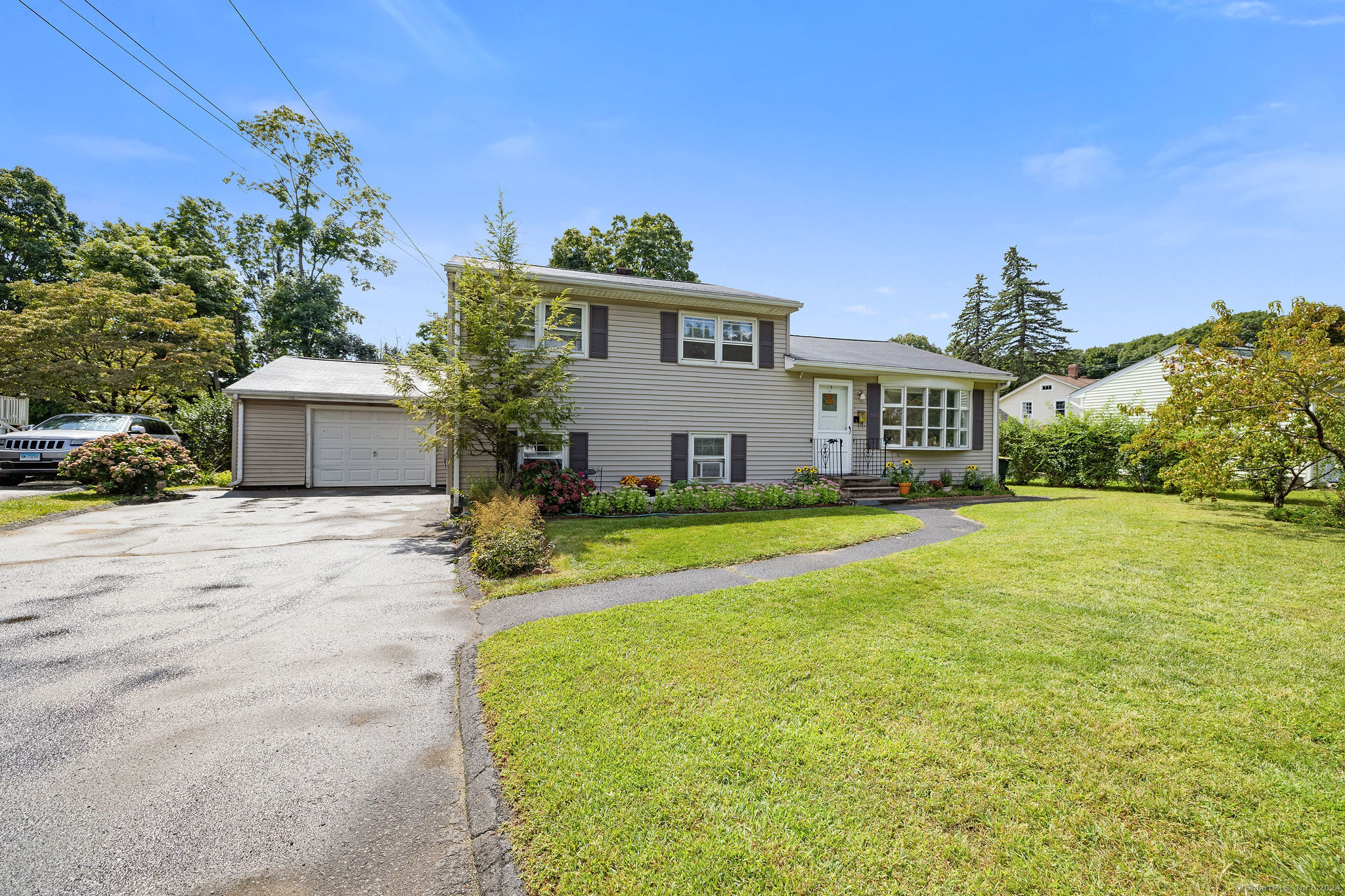 Triangle Ter, Danbury, CT 06810