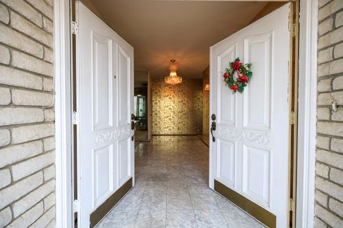 661 Newcomb Ave, Turlock, CA, 95382-0530 | Card Image