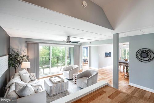 apt-301-110 Roberts Ln, ALEXANDRIA, VA, 22314-4623 | Card Image