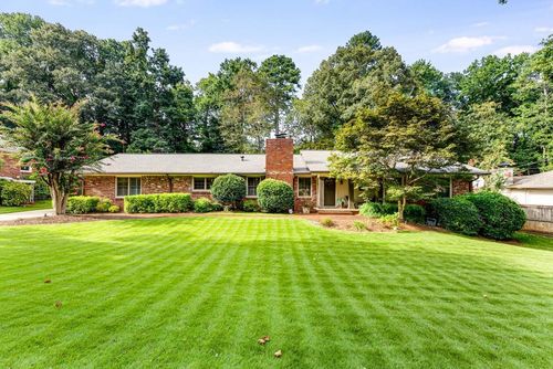 240 Beachland Dr, Atlanta, GA, 30342-2026 | Card Image