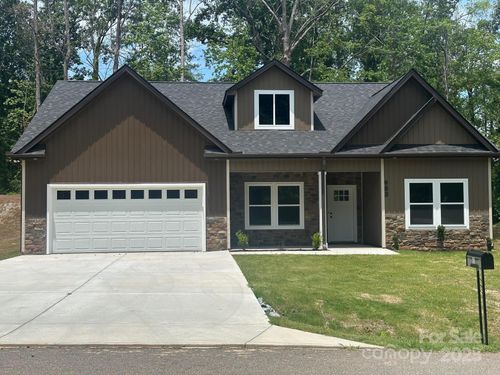 953 Mike Cir, spartanburg, SC, 29303-1914 | Card Image