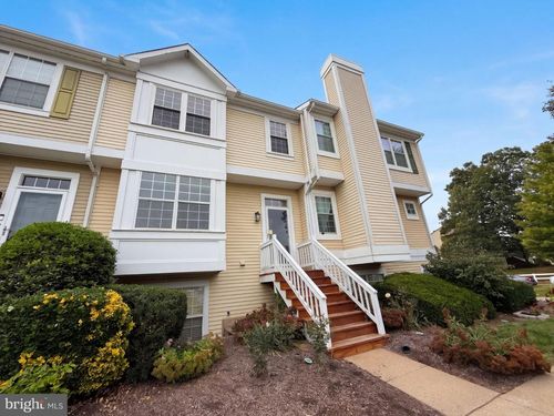 7904 Saddlehorn Ct, Manassas, VA, 20109-7487 | Card Image