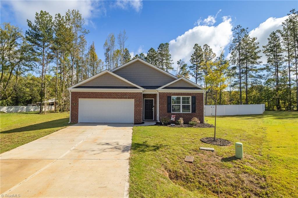 Olivia Ct, Lexington, NC 27292
