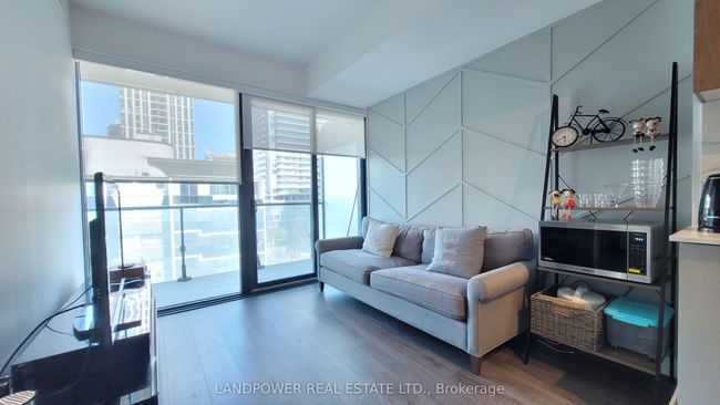 607 - 161 Roehampton Ave, Condo with 2 bedrooms, 1 bathrooms and null parking in Toronto ON | Image 8
