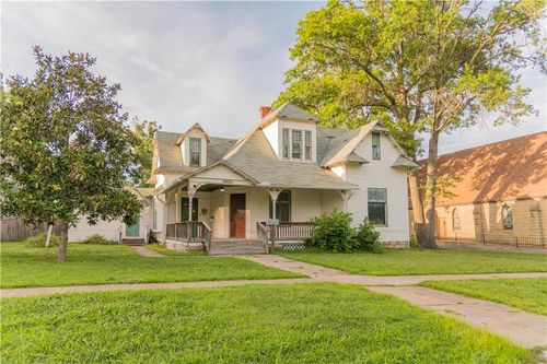 708 Osage St, Neodesha, KS, 66757-1466 | Card Image