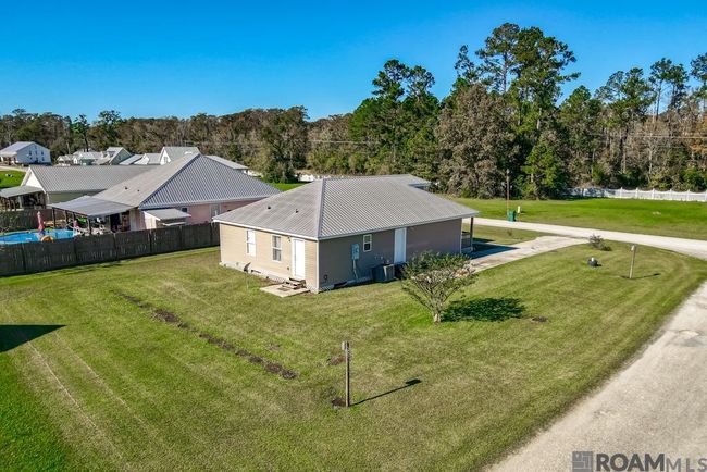 26350 Riverscape Dr, House other with 3 bedrooms, 2 bathrooms and 3 parking in Springfield LA | Image 30