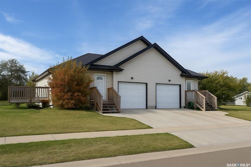 216 Bedford St, Elstow, SK, S0K | Card Image