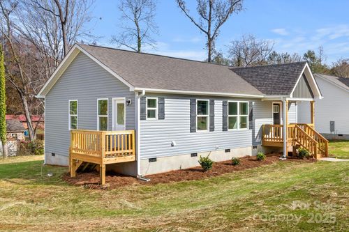 131 Orchard St, Forest City, NC, 28043-3915 | Card Image