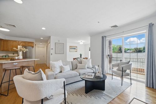 apt-23-7 Conant Rd, Winchester, MA, 01890-1162 | Card Image