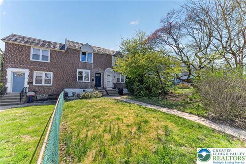 236 W Washington Ave, Clifton Heights, PA, 19018-2130 | Card Image