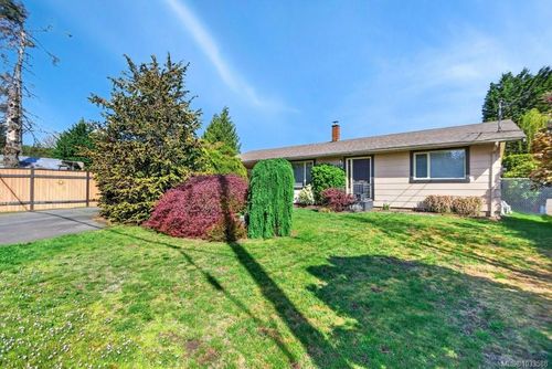 1984 Noel Ave, Comox, BC, V9M2J7 | Card Image