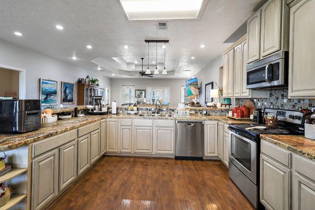 13659 Todd Rd, House other with 4 bedrooms, 4 bathrooms and 2 parking in Winnie TX | Image 9