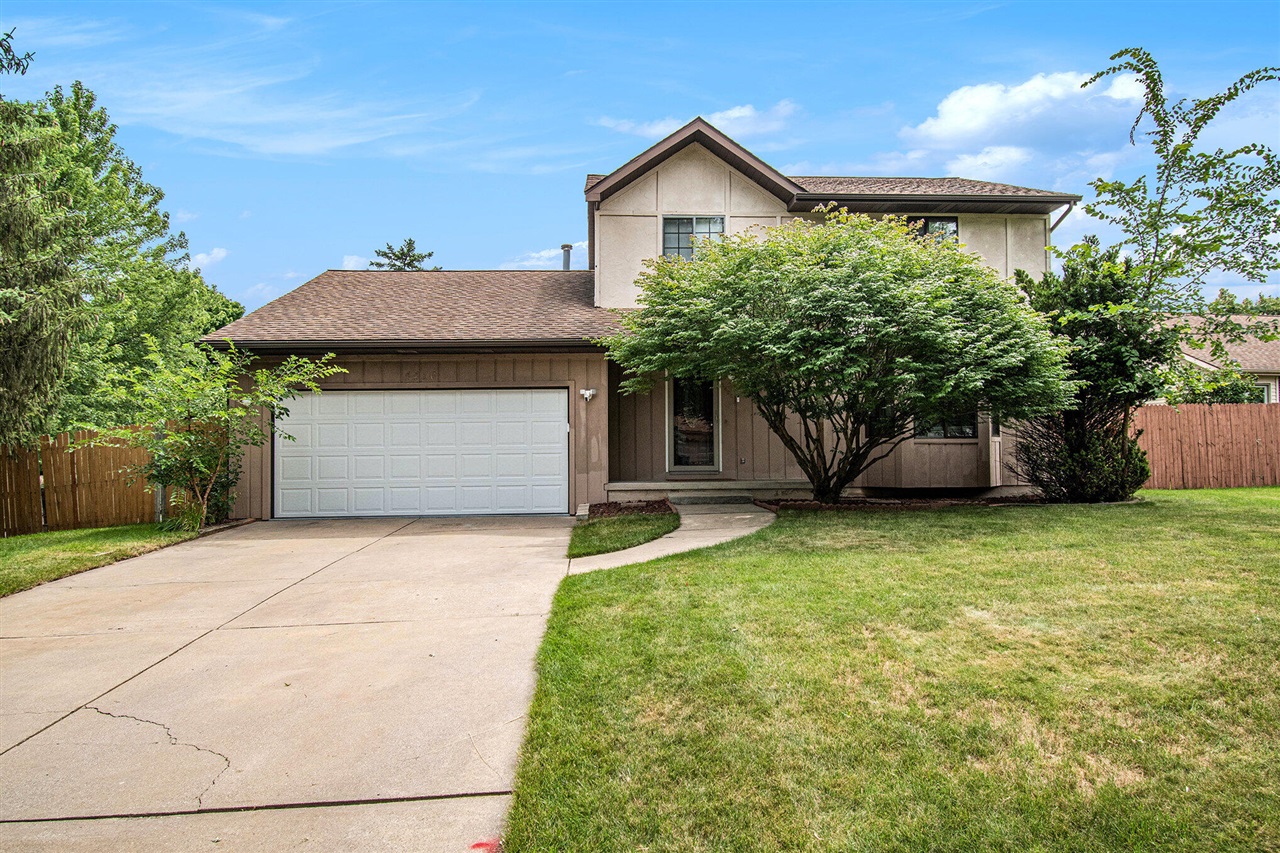 Wintergreen Dr, Grand Rapids, MI 49512